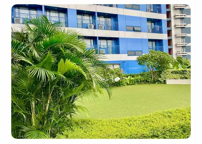 Chic Luxury Air 2 Bedroom Finest Living Air Makati Gym Swim Park 300 Apartment